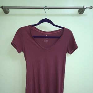 V-neck t-shirt